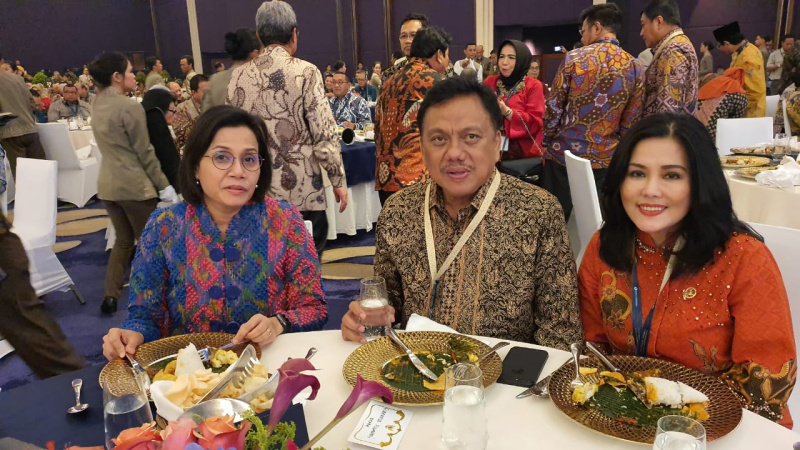 Olly Dondokambey dan Sri Mulyani